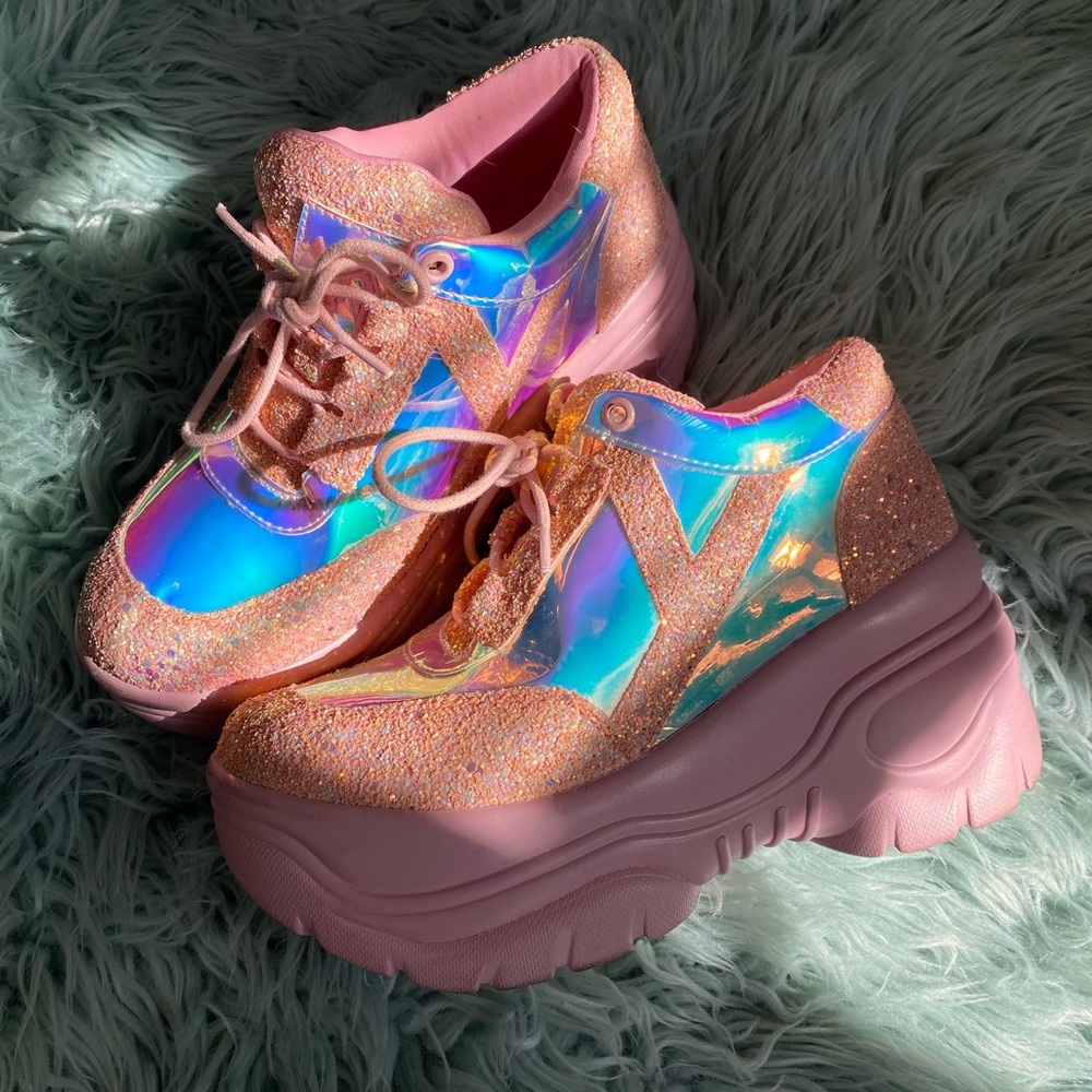YRU HOLOGRAPHIC SPARKLY PINK PLATFORM SNEAKERS